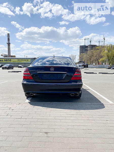 Седан Mercedes-Benz E-Class 2003 в Києві