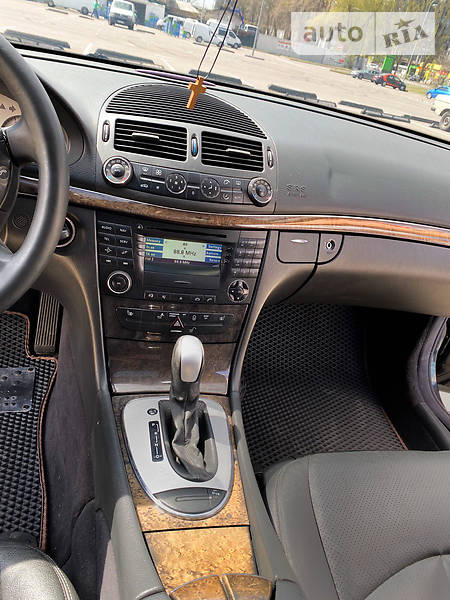 Седан Mercedes-Benz E-Class 2003 в Києві