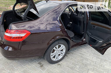 Седан Mercedes-Benz E-Class 2010 в 