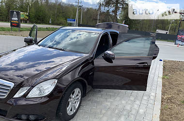 Седан Mercedes-Benz E-Class 2010 в 