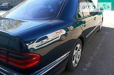 Седан Mercedes-Benz E-Class 2001 в 