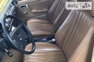 Седан Mercedes-Benz E-Class 1980 в 