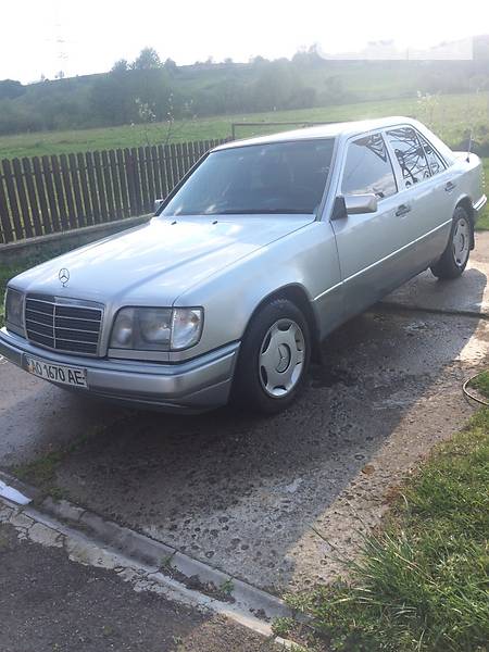 Седан Mercedes-Benz E-Class 1995 в Сваляві фото 18 Седан Mercedes-Benz E-Class 1995 в Сваляві