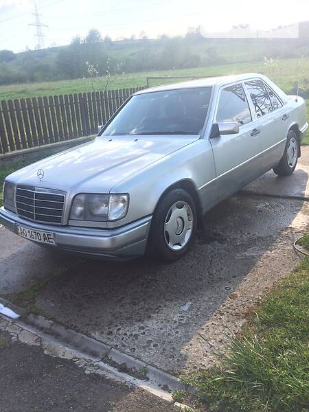 Седан Mercedes-Benz E-Class 1995 в Сваляві фото 26 Седан Mercedes-Benz E-Class 1995 в Сваляві