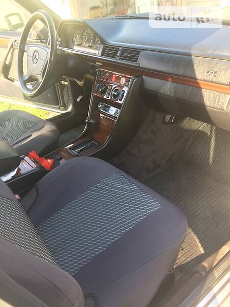 Седан Mercedes-Benz E-Class 1995 в Сваляві фото 42 Седан Mercedes-Benz E-Class 1995 в Сваляві