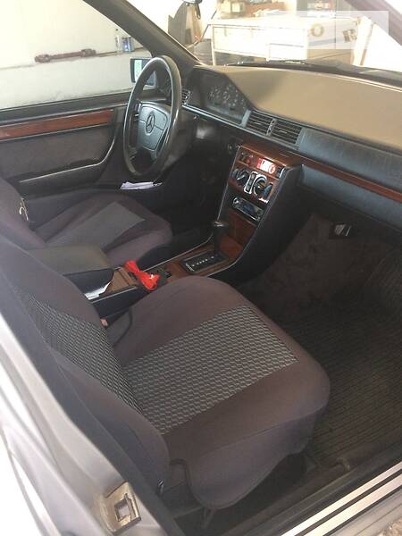 Седан Mercedes-Benz E-Class 1995 в Сваляві фото 50 Седан Mercedes-Benz E-Class 1995 в Сваляві