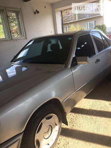 Седан Mercedes-Benz E-Class 1995 в Сваляві фото 65 Седан Mercedes-Benz E-Class 1995 в Сваляві