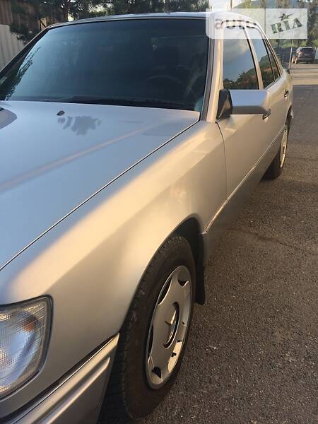 Седан Mercedes-Benz E-Class 1995 в Сваляві фото 79 Седан Mercedes-Benz E-Class 1995 в Сваляві