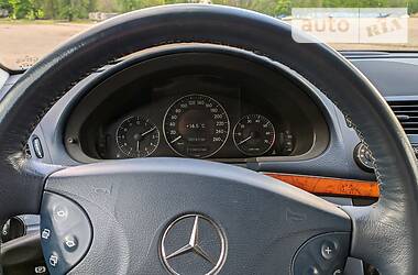 Седан Mercedes-Benz E-Class 2004 в 