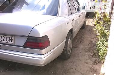 Седан Mercedes-Benz E-Class 1989 в 