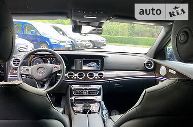 Седан Mercedes-Benz E-Class 2017 в 