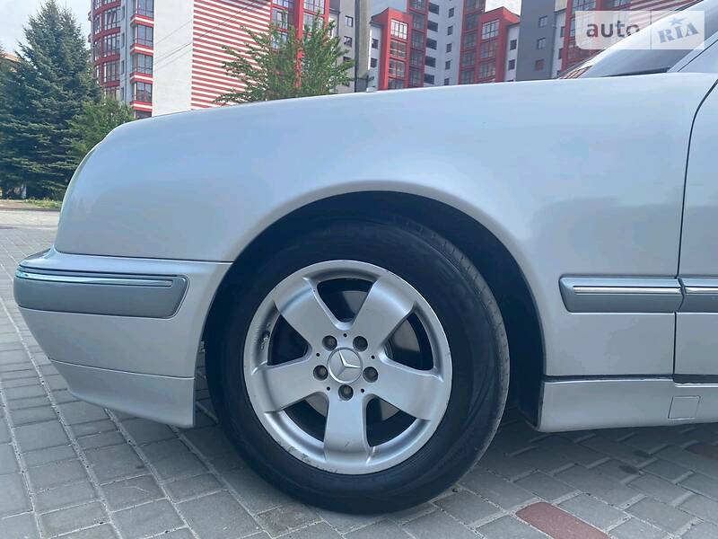 Седан Mercedes-Benz E-Class 2000 в Коломиї