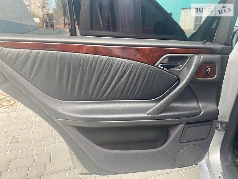 Седан Mercedes-Benz E-Class 2000 в Коломиї