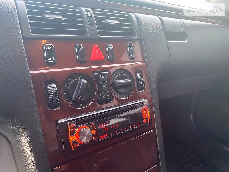 Седан Mercedes-Benz E-Class 2000 в Коломиї