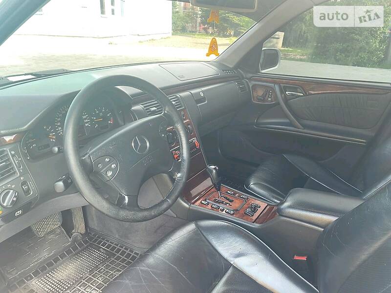 Седан Mercedes-Benz E-Class 2000 в Коломиї