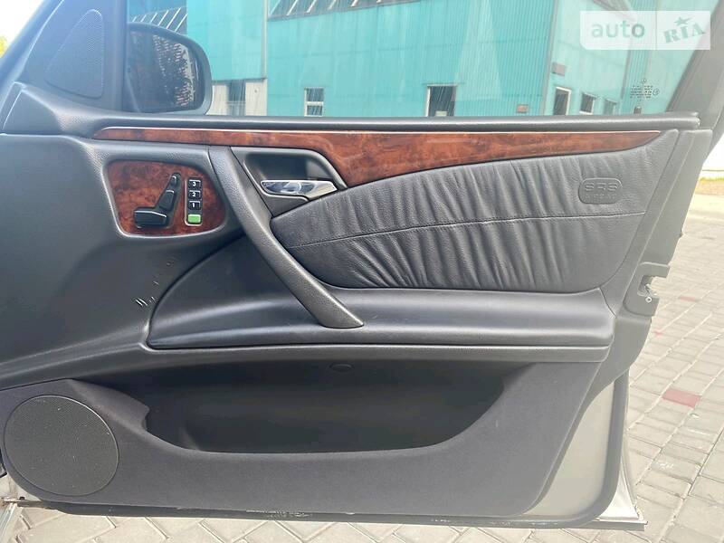 Седан Mercedes-Benz E-Class 2000 в Коломиї