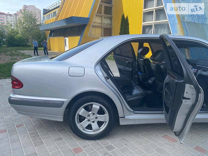 Седан Mercedes-Benz E-Class 2000 в Коломиї