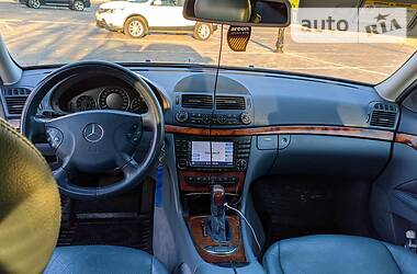 Седан Mercedes-Benz E-Class 2004 в 