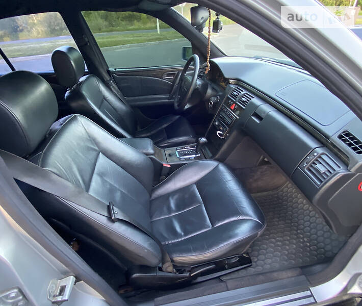 Седан Mercedes-Benz E-Class 1997 в Нежине
