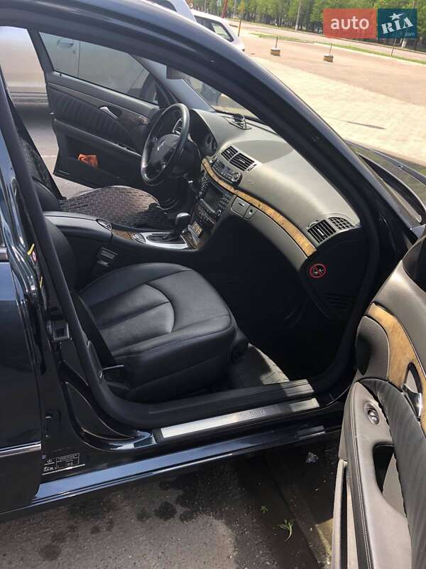 Седан Mercedes-Benz E-Class 2005 в Миколаєві
