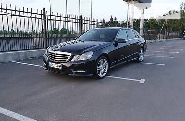 Седан Mercedes-Benz E-Class 2012 в Киеве