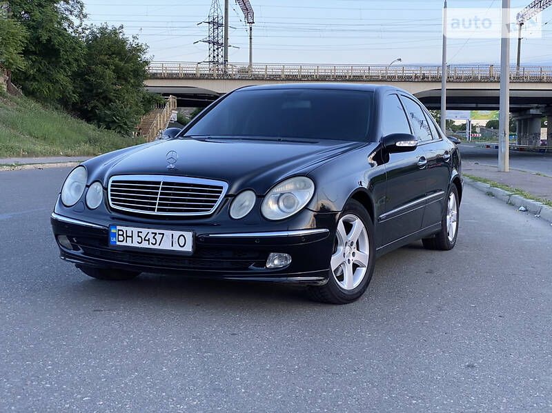 Седан Mercedes-Benz E-Class 2004 в 