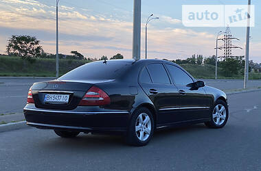 Седан Mercedes-Benz E-Class 2004 в 