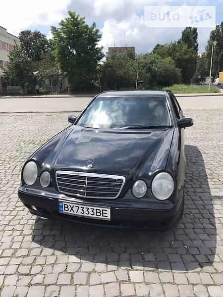 Седан Mercedes-Benz E-Class 2000 в Кам'янець-Подільському фото 3 Седан Mercedes-Benz E-Class 2000 в Кам'янець-Подільському