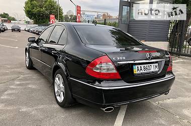 Седан Mercedes-Benz E-Class 2008 в Киеве