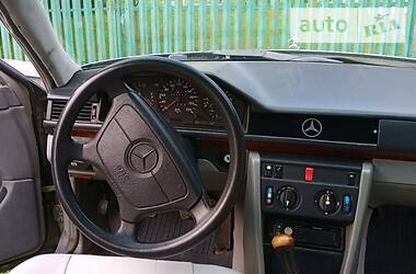 Седан Mercedes-Benz E-Class 1992 в Івано-Франківську