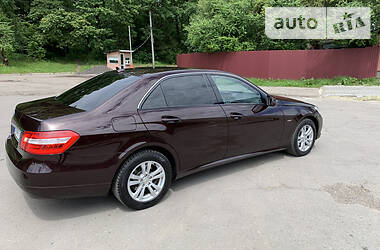 Седан Mercedes-Benz E-Class 2010 в 