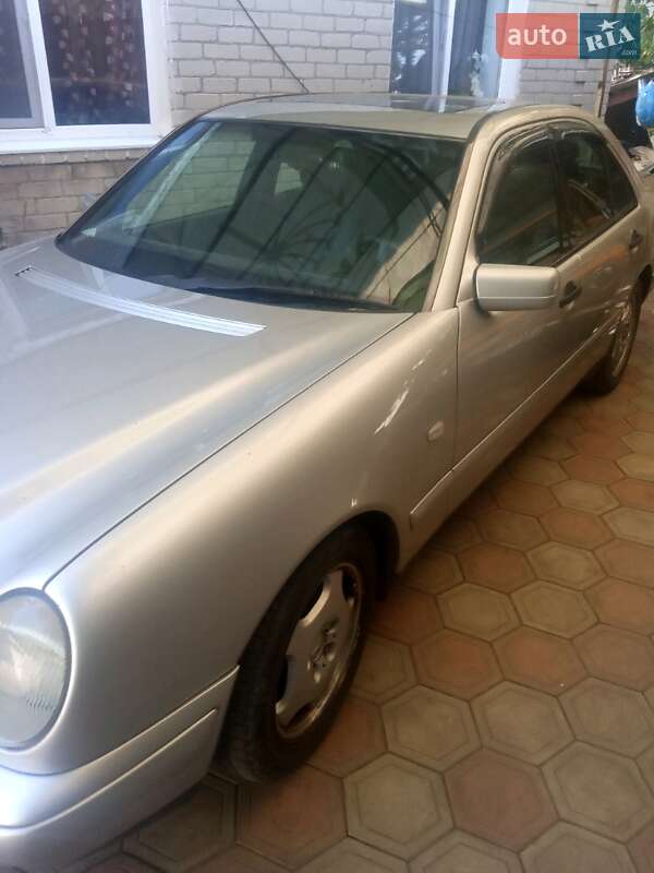 Седан Mercedes-Benz E-Class 1998 в Одесі