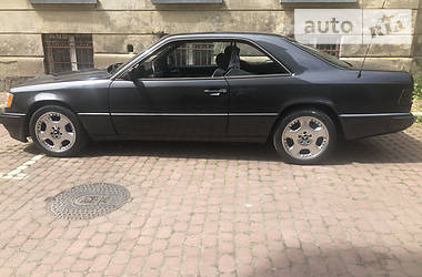 Купе Mercedes-Benz E-Class 1990 в Львове