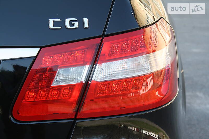 Седан Mercedes-Benz E-Class 2011 в Києві