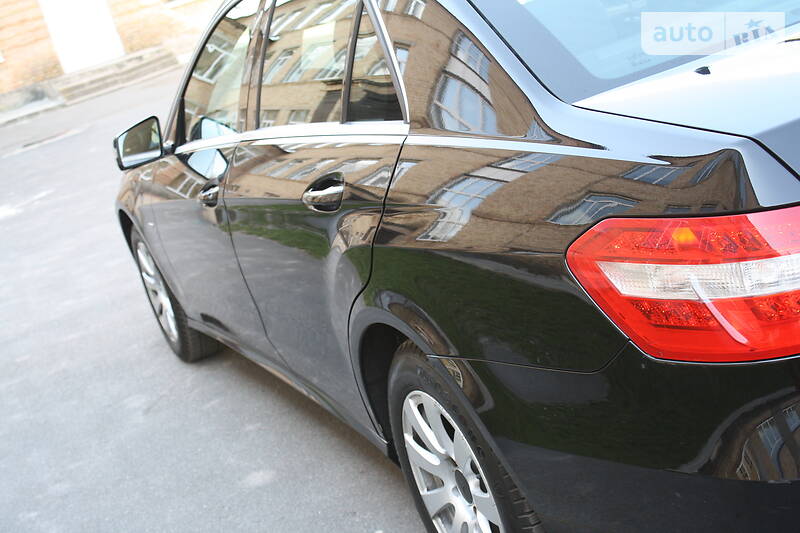 Седан Mercedes-Benz E-Class 2011 в Києві