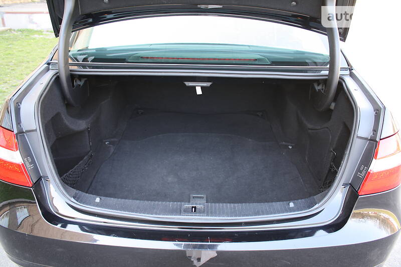 Седан Mercedes-Benz E-Class 2011 в Києві