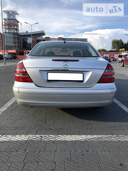 Седан Mercedes-Benz E-Class 2002 в Львові