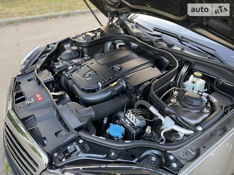 Седан Mercedes-Benz E-Class 2012 в Києві