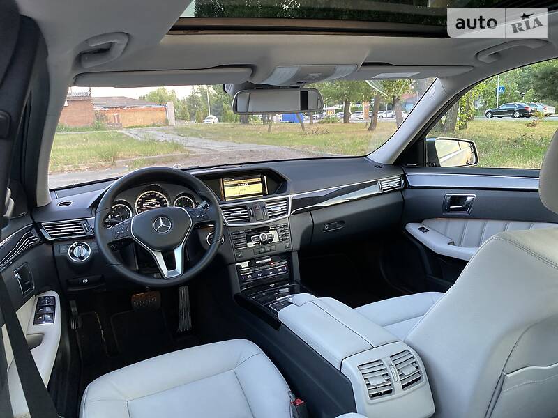 Седан Mercedes-Benz E-Class 2012 в Києві