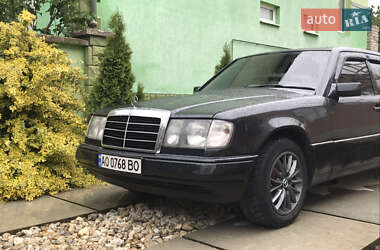 Седан Mercedes-Benz E-Class 1986 в Виноградові