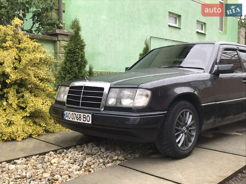 Седан Mercedes-Benz E-Class 1986 в Виноградові