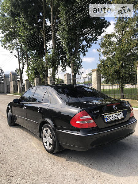 Седан Mercedes-Benz E-Class 2004 в Тернополі