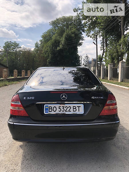 Седан Mercedes-Benz E-Class 2004 в Тернополі