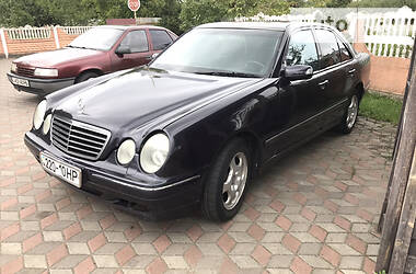 Седан Mercedes-Benz E-Class 2000 в Костополе