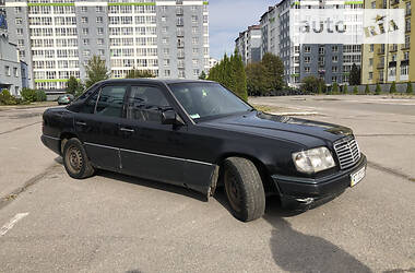 Седан Mercedes-Benz E-Class 1993 в Ивано-Франковске