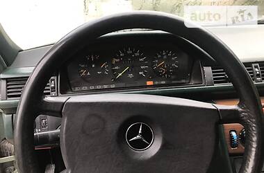 Седан Mercedes-Benz E-Class 1988 в Подволочиске