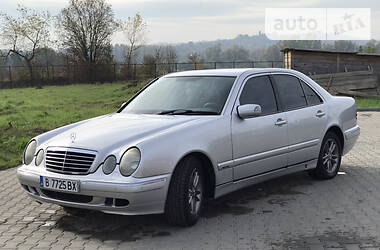 Седан Mercedes-Benz E-Class 2000 в Черновцах