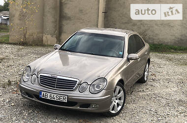 Седан Mercedes-Benz E-Class 2002 в Черновцах