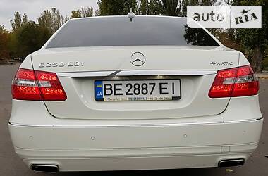 Седан Mercedes-Benz E-Class 2012 в Николаеве