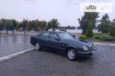 Седан Mercedes-Benz E-Class 1998 в Измаиле